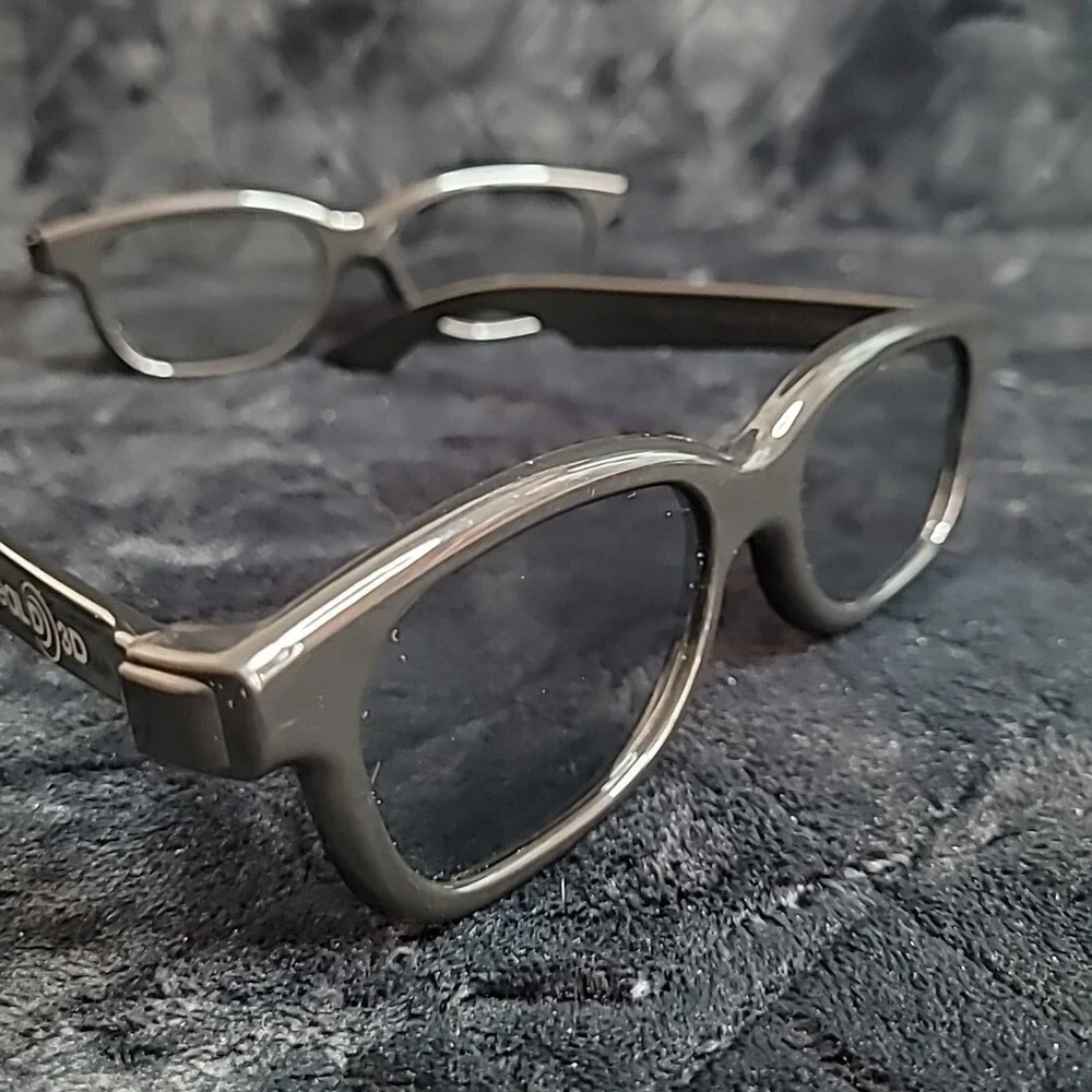 Real D 3D Glasses ~ 4 Pairs For Use With Compatible 3D TV Monitors Laptops‎